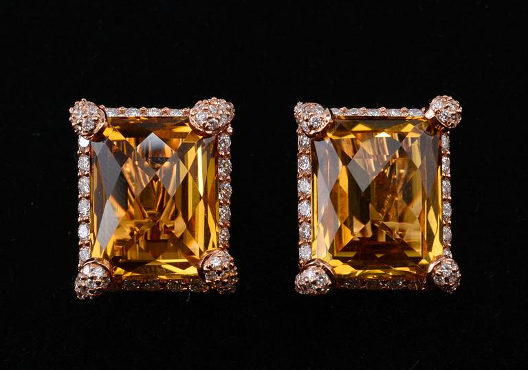 GARNITYR, briljantslipade diamanter ca 3.64 ct. Citriner ca 60 ct. Vikt 41 g.