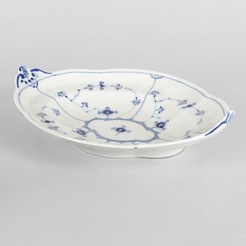 A 'Blue Fluted Plain' porcelain bread dish, Royal Copenhagen, model 3, 1898-1923.