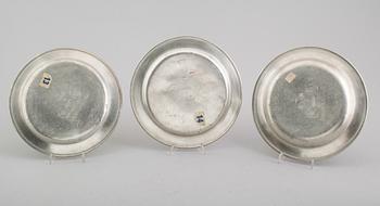 TALLRIKAR, 3 st, tenn, Nicolaus Justelius, Eksjö 1796.