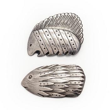 Kirsti Ilvessalo, broscher, 2 st, silver, Kalevala Koru.