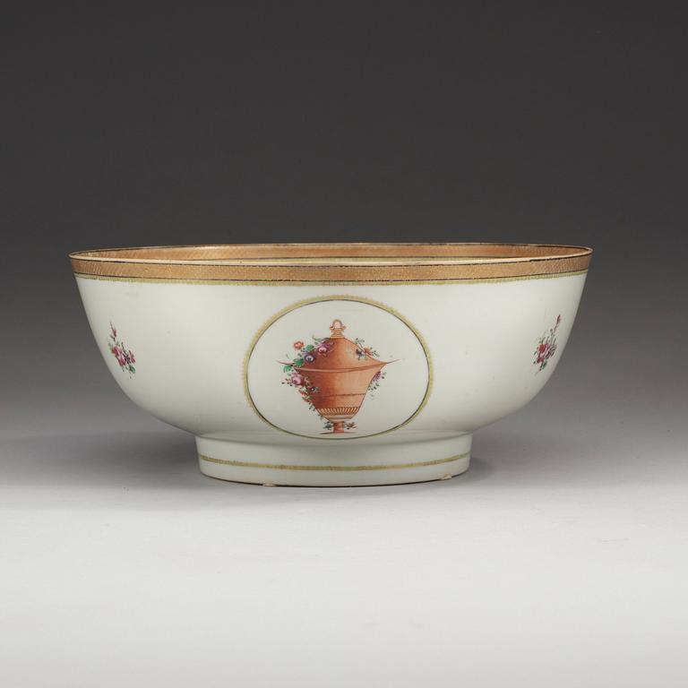 BÅLSKÅL, kompaniporslin. Qing dynastin, Qianlong (1736-95).