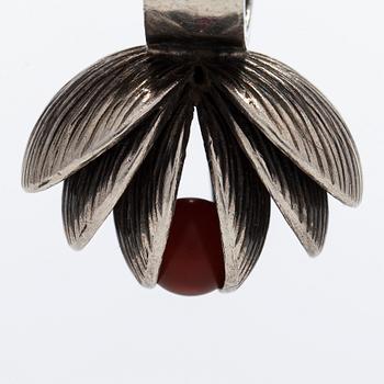 Elis Kauppi, sormus, karneoli, hopea, Kupittaan Kulta, Turku, 1970.