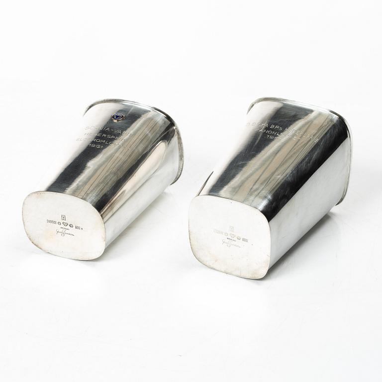 Gustaf Janson, vaser, 2 st, sterlingsilver, CG Hallberg, Stockholm, 1959.