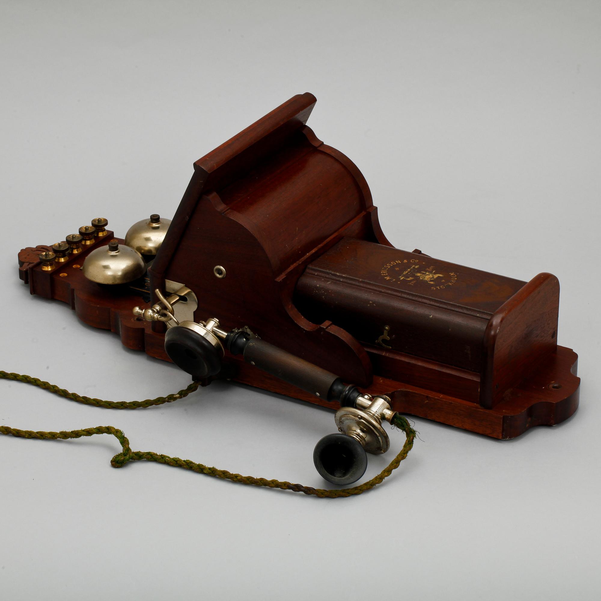 VÄGGTELEFON, L.M Ericsson & Co, 1800-talets slut.