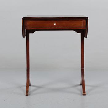 DAMARBETSBORD, Karl Johan, 1800-talets första hälft.