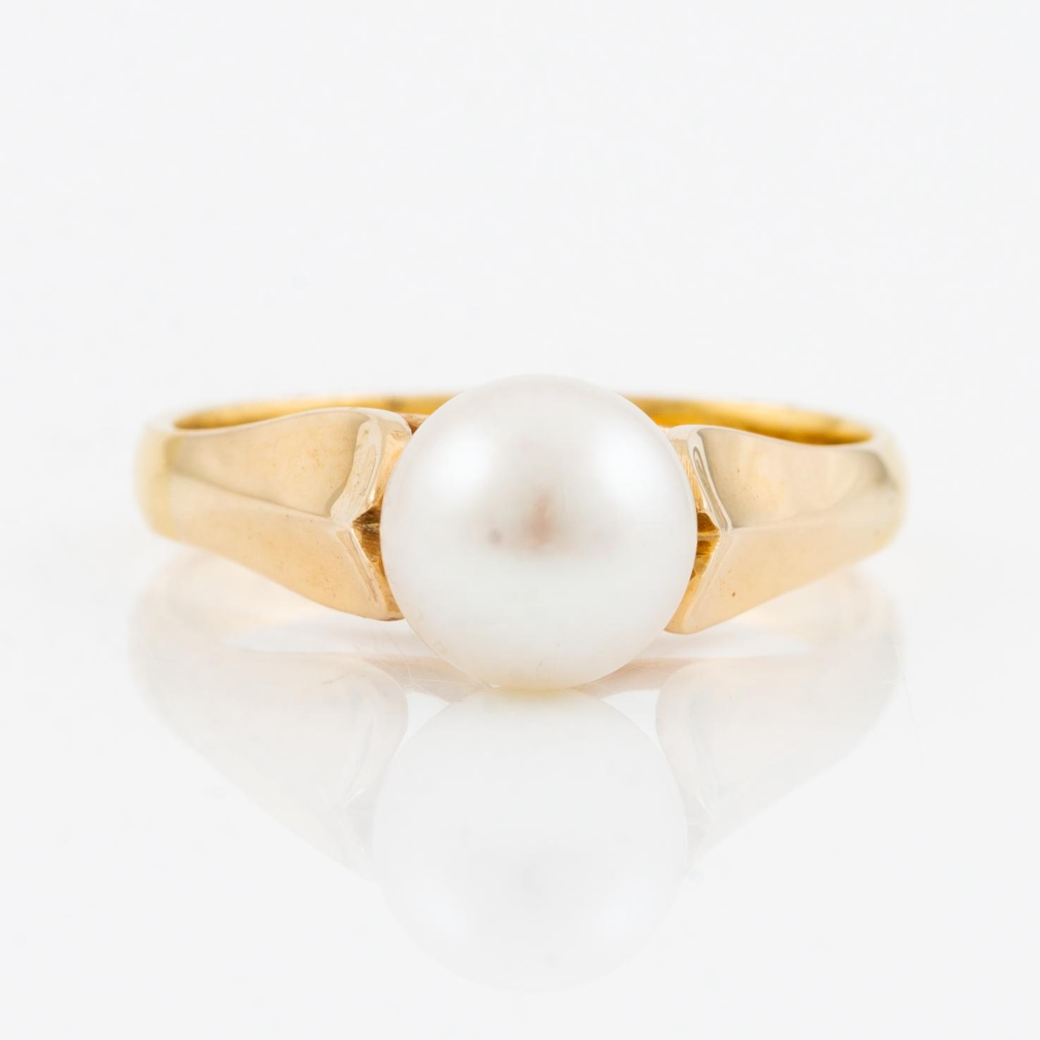 Ring, 23K guld med pärla.