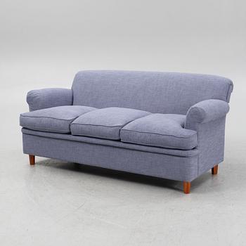 Josef Frank, a model '678' sofa, Firma Svenskt Tenn.