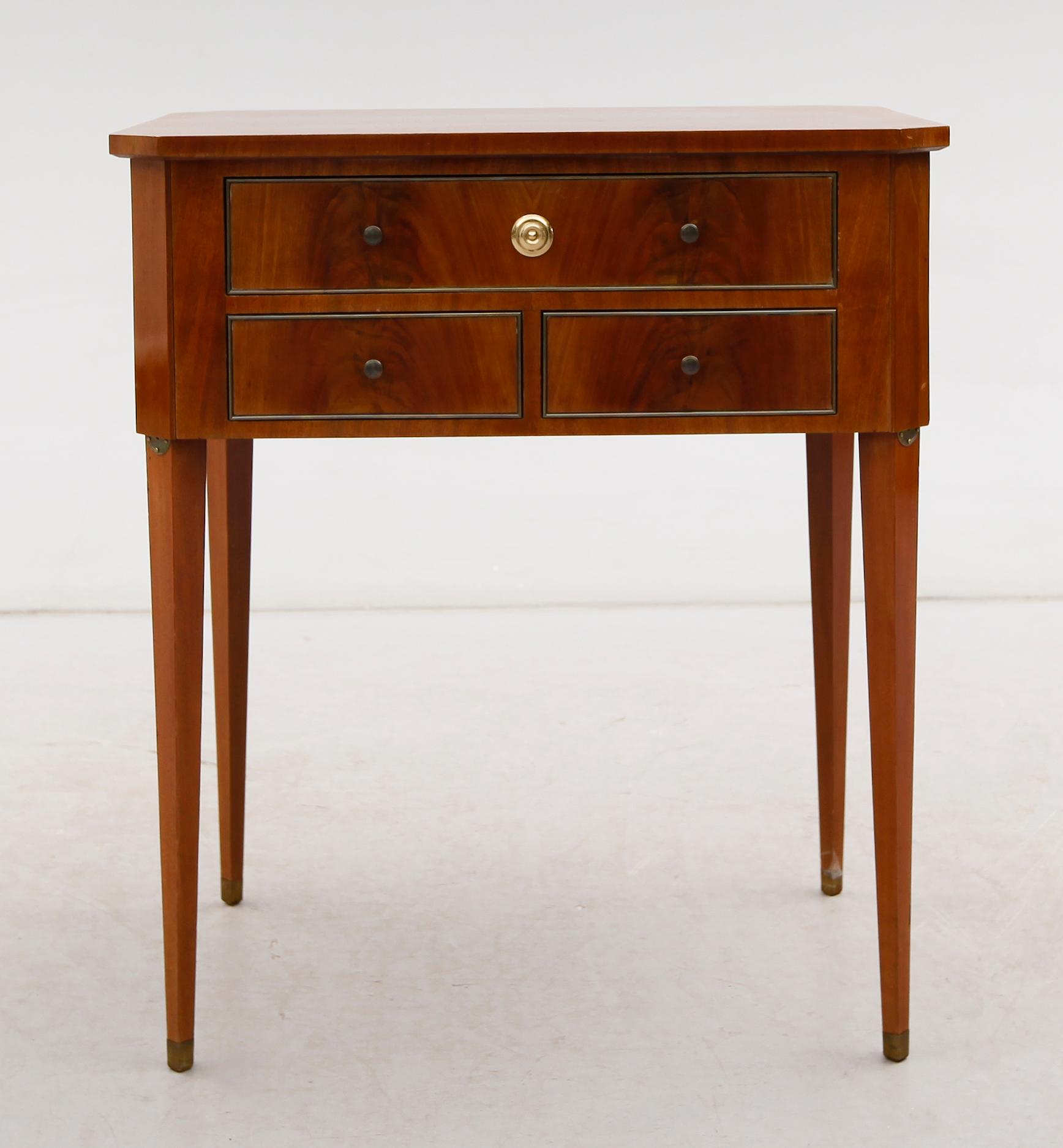 BORD, gustaviansk stil, 1900-talets mitt.