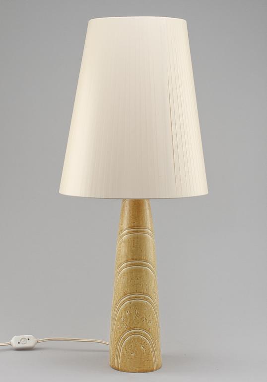 BORDSLAMPA, chamotterat stengods, osignerad, omkring 1900-talets mitt.