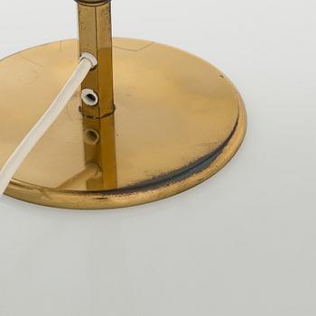 Paavo Tynell, pöytävalaisinpari, malli 5061, Idman 1900-luvun puoliväli.