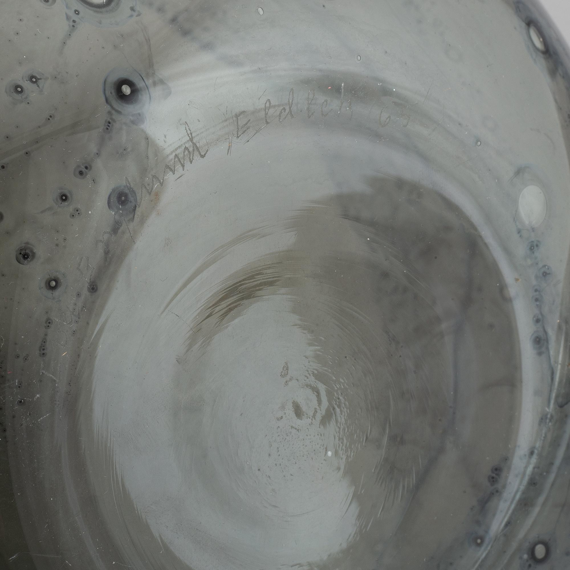 Eva Englund, an "Eldlek" glass vase from Pukeberg. Signed and dated -65.