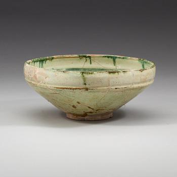 A BOWL. Pottery. Probably Nishapur 10th century, Iran. Diameter 28,5 cm.