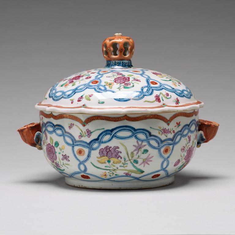 A famille rose tureen with cover, Qing dynasty, Qianlong (1736-95).