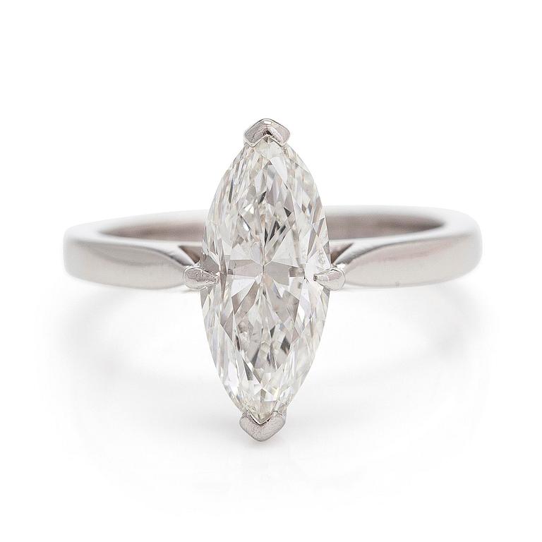 Ring, platina med markisslipad diamant ca 1.84 ct.