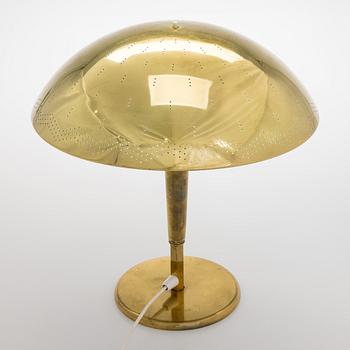 Paavo Tynell, A mid-20th century '5061' table lamp for Taito Finland.