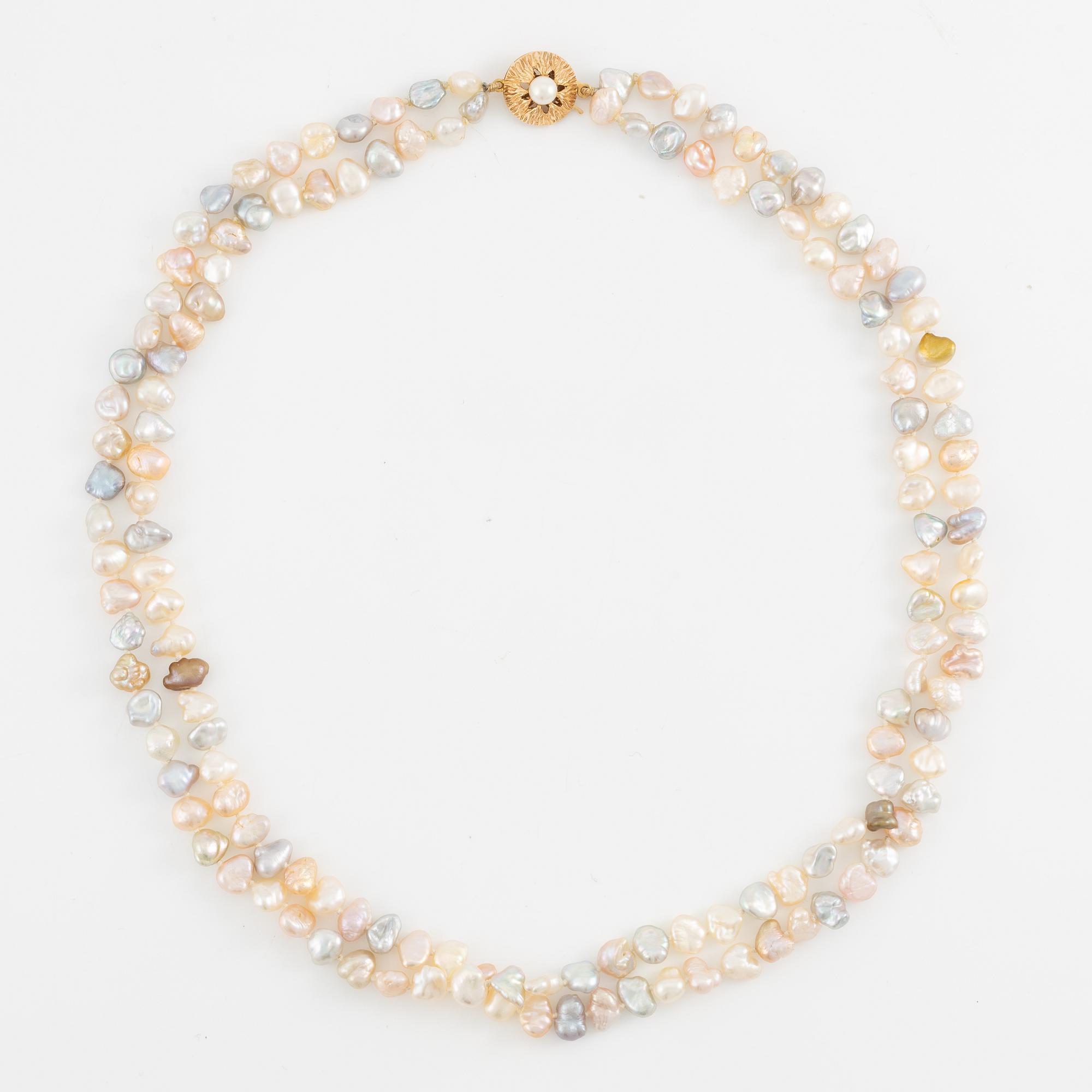 Necklace, double strand with cultured pearls, clasp 18K gold.