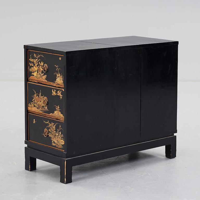 Cupboard, Japan, Edo (1603-1868), later stand.