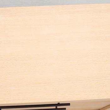 Torill Slettvoll, a dresser, Slettvoll.