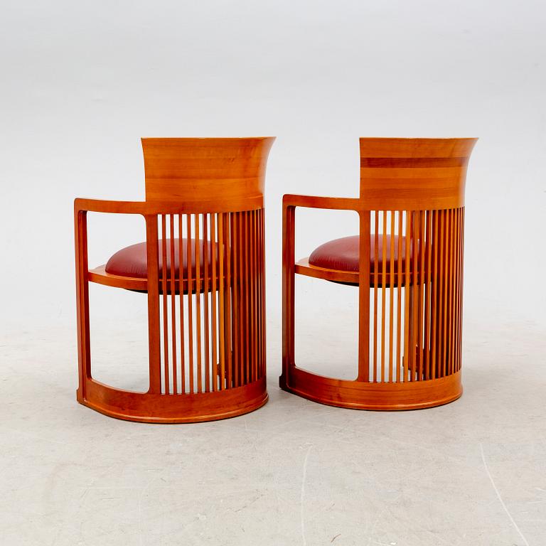 Frank Lloyd Wright, karmstolar, "606 Barrel Taliesin", ett par, för Cassina 1986, Signerade och numrerade 18706 och 1835.