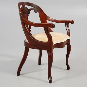 KARMSTOL, sk Göteborgsstol, 1900-talets andra hälft.