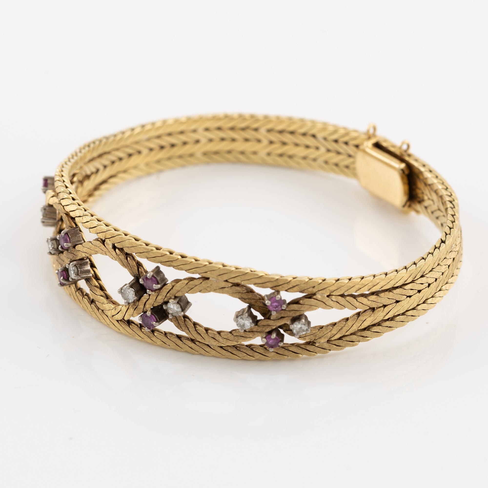 Armband 18K guld med rosa safirer och briljantslipade diamanter.