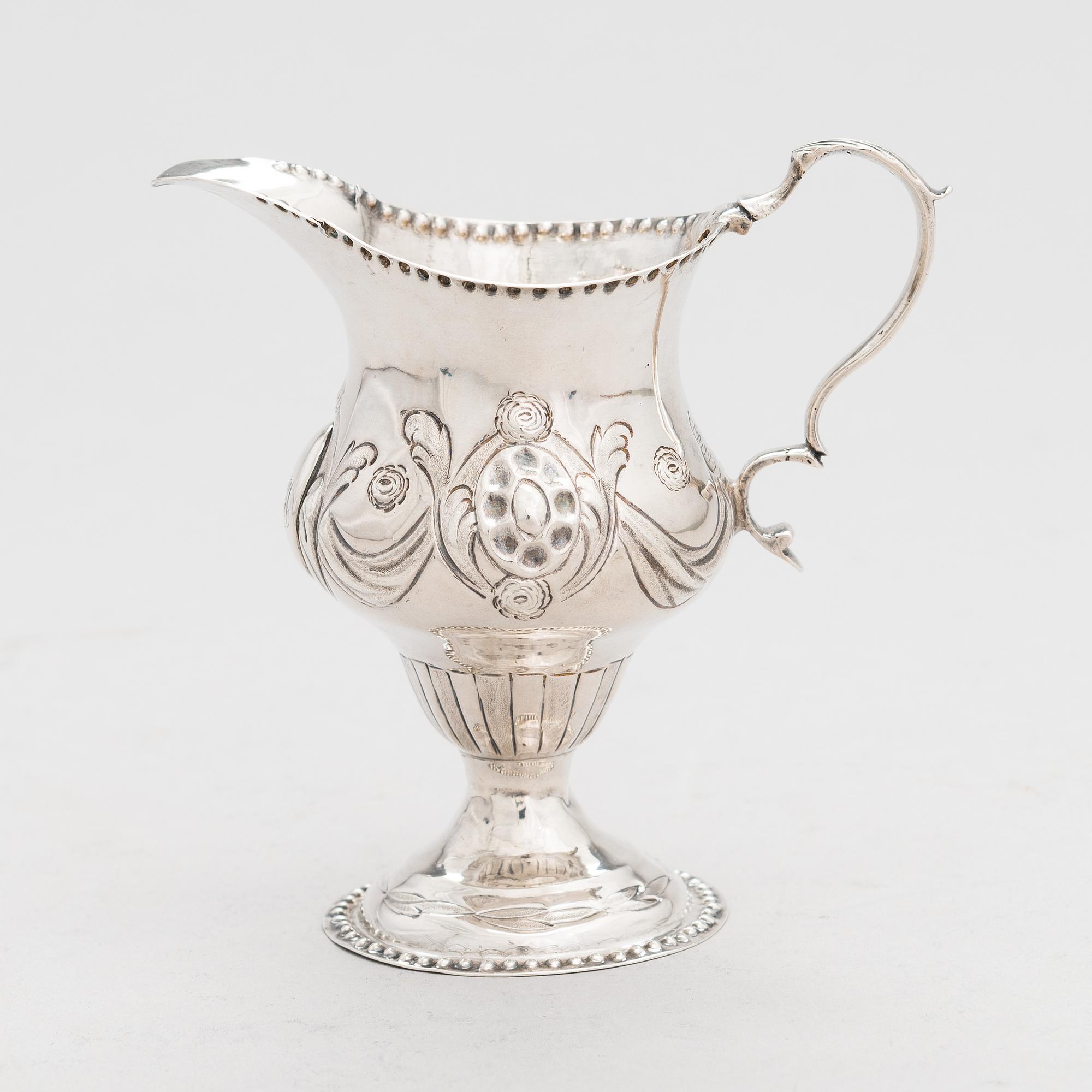 Gräddsnäcka, sterlingsilver, London 1779.