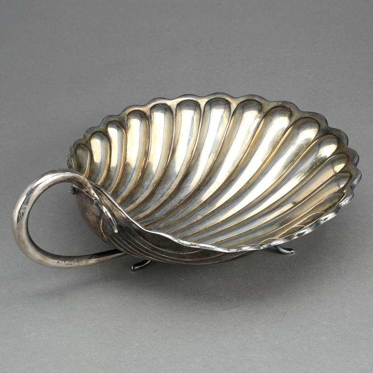 SKÅL, silver, Ryssland, omkring sekelskiftet 1900. 494 gram.