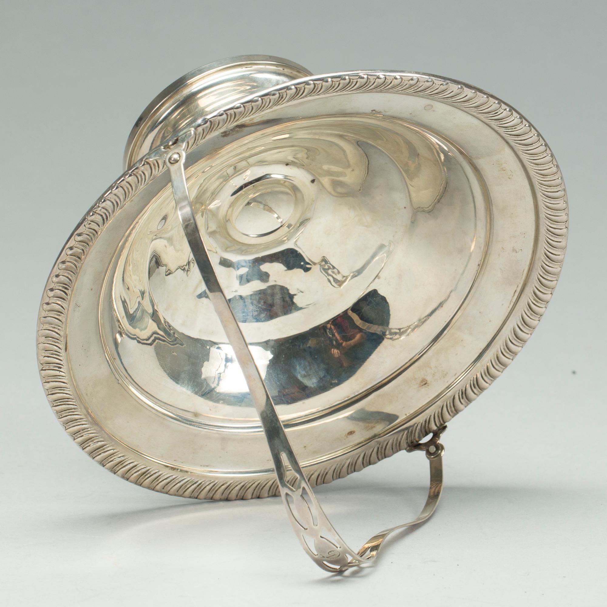 KONFEKTSKÅL, sterlingsilver, 1900-tal. Vikt 180 gram.