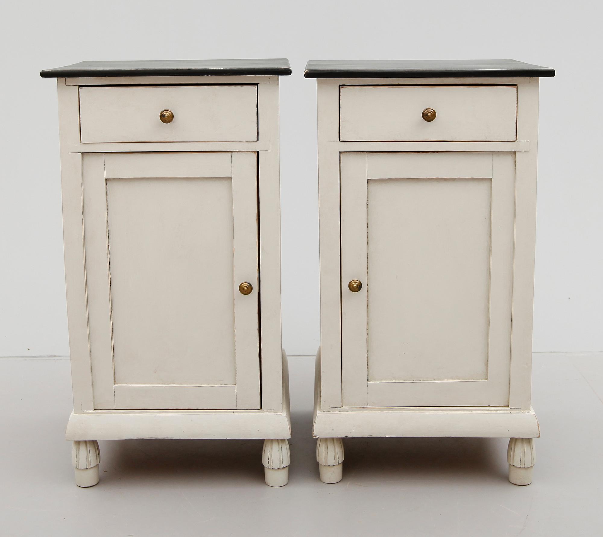 POTTSKÅP, 1 par, 1900-talets första hälft.