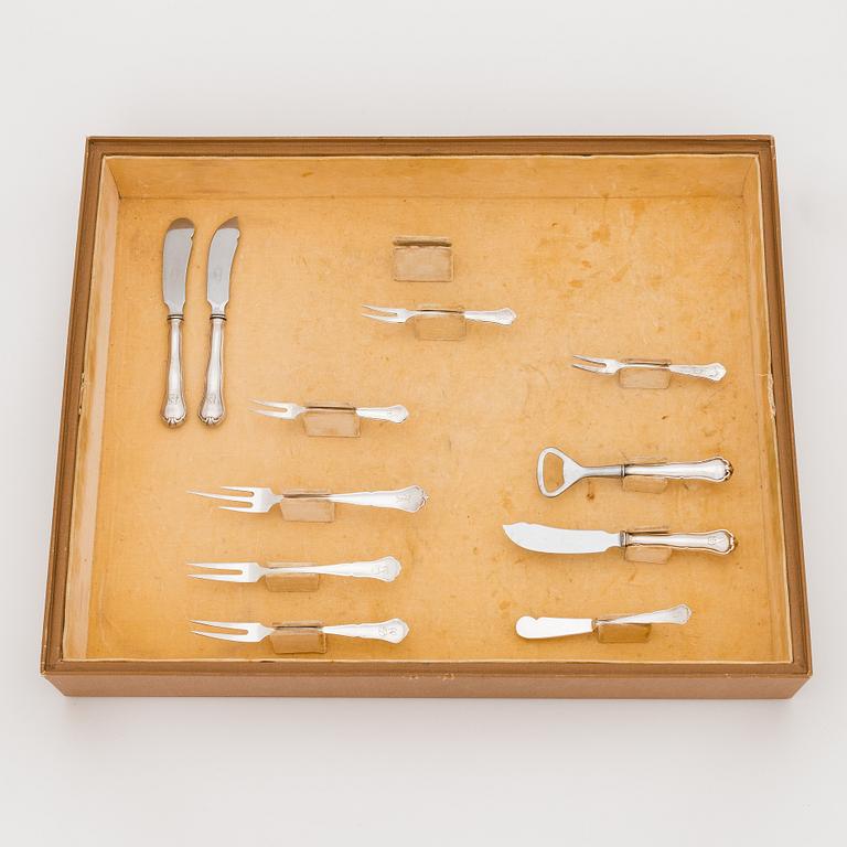 A 112-piece set of silver cutlery in lined wooden box, 'Chippendale', Kultakeskus, Hämeenlinna 1951-2006.