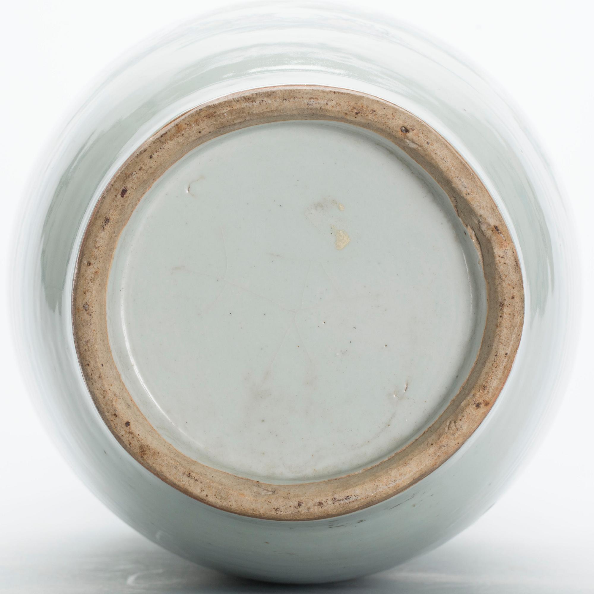 GOLVVAS, porslin, Kina, 1900-talets första hälft.