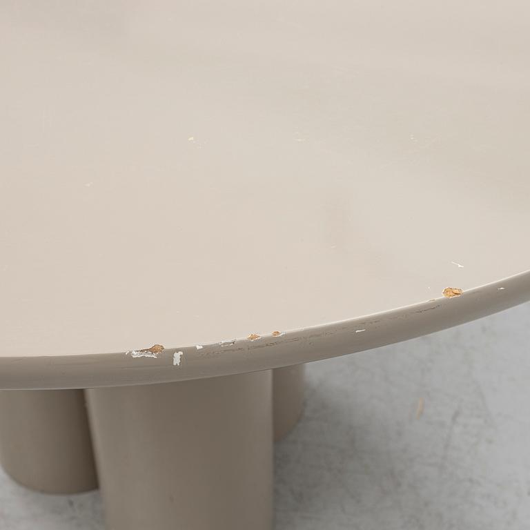 Matbord,  samtida tillverkning.