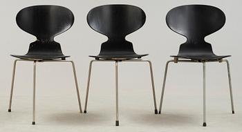 STOLAR, 3 st, "Myran", Arne Jacobsen för Fritz Hansen, formgiven 1952.