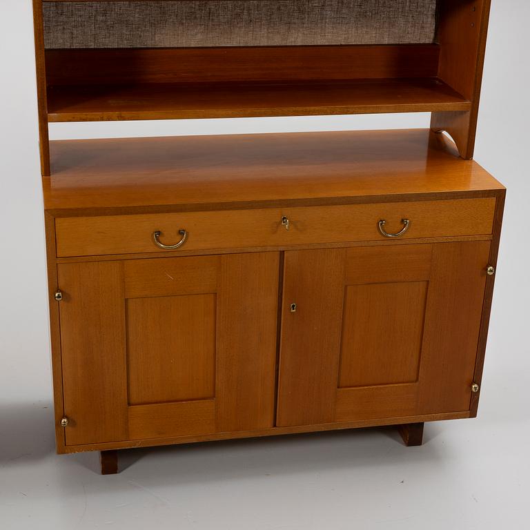 Josef Frank, bookcases, a pair, model B2112, Svenskt Tenn.