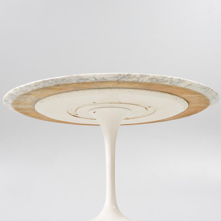 Eero Saarinen, soffbord, "Tulip", Knoll, formgivet 1957.