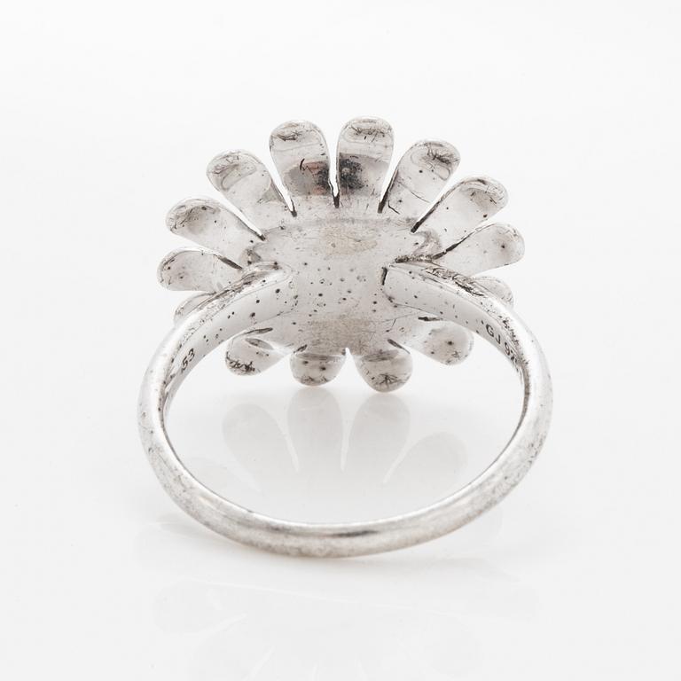 Georg Jensen, Sunflower ring with brilliant-cut diamonds.