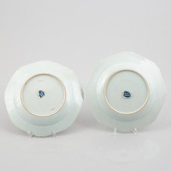 Five pieces of blue and white Chinese porcelain, Qing dynasty, 18th-19th century.