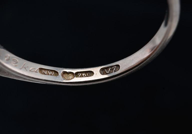 A RING, brilliant cut diamond 2.02 ct, H/vvs-vs. 18K white gold. N. Westerback Helsinki 1974. Weight 4,2 g.