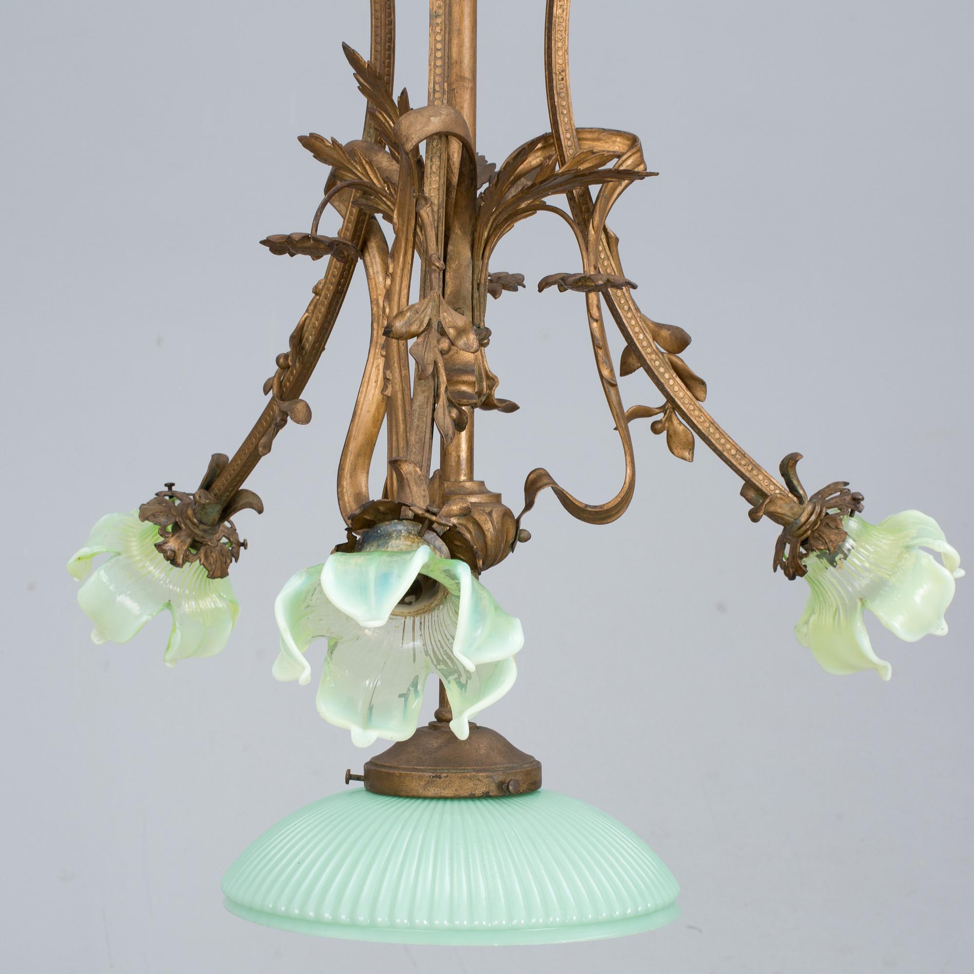 TAKLAMPA, Frankrike, 1900-talets början.