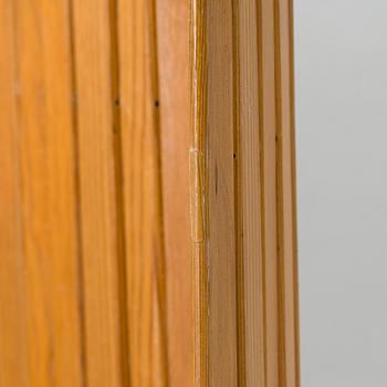 Alvar Aalto, a late 20th century '100' folding screen for O.Y. Huonekalu- ja Rakennustyötehdas A.B.
