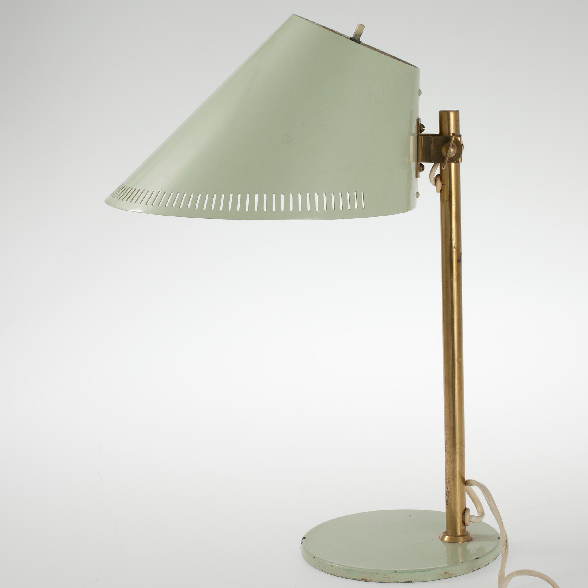 BORDSLAMPA, modell 9227, Paavo Tynell, stämplad Taito / Idman. 1900-talets mitt.