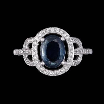 RING, vitguld 14K, med safir ca 1.6 ct och diamanter. Tot ca 3 gram.
