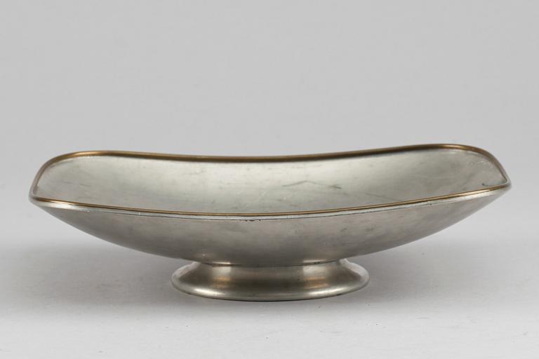 SKÅLFAT, tenn. Firma Svenskt Tenn. 1900-talets första hälft.