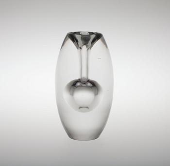 Tapio Wirkkala, A GLASS SCULPTURE.