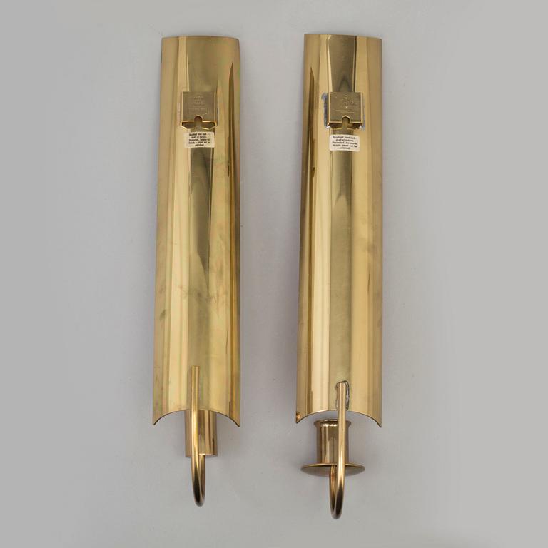 12 pieces of brass, including some by Pierre Forssell, Skultuna.