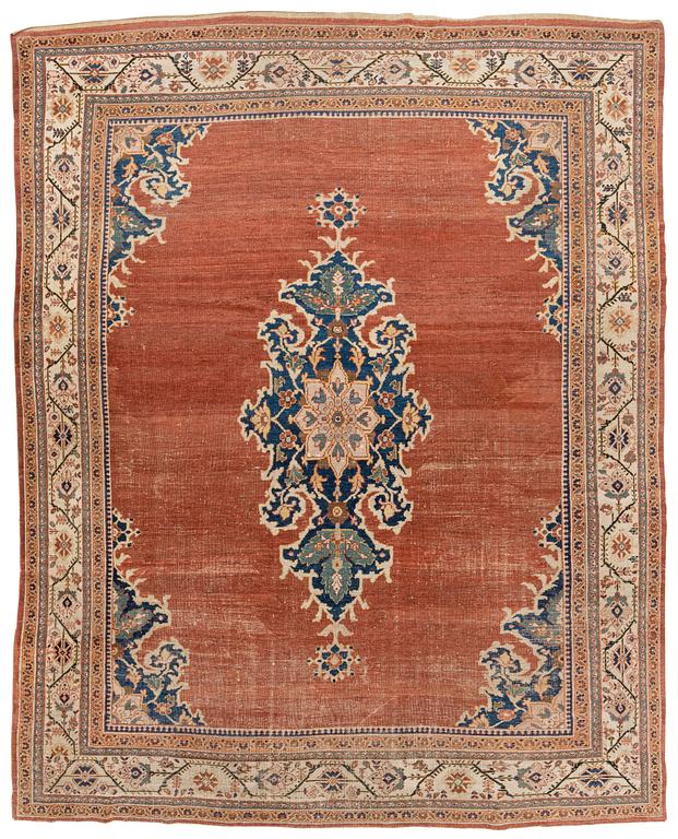 An antique Ziegler carpet, Sultanabad area, ca 418 x 330 cm.