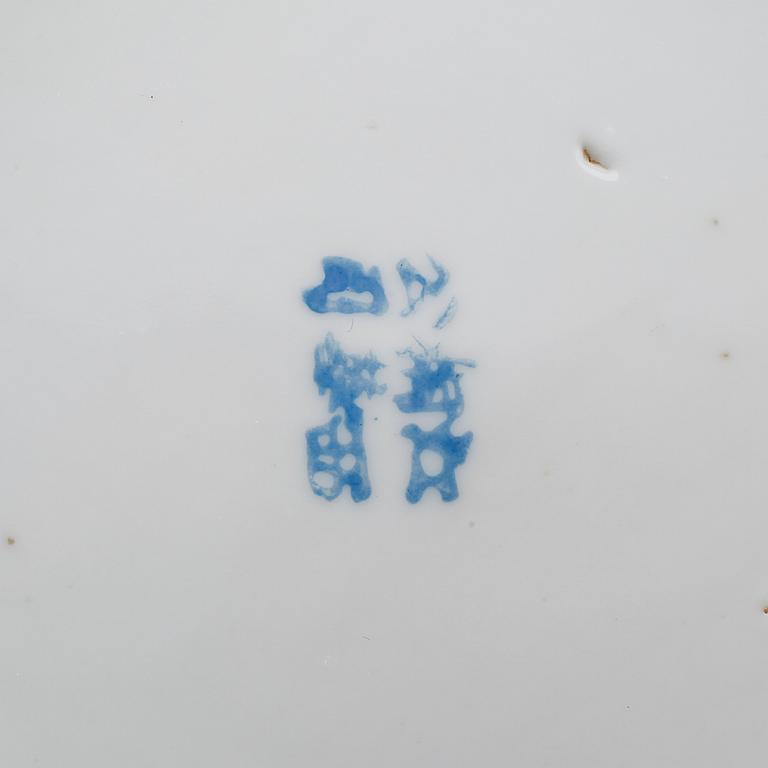 PENSELVASER, 2 st, porslin, Kina, 1900-tal.