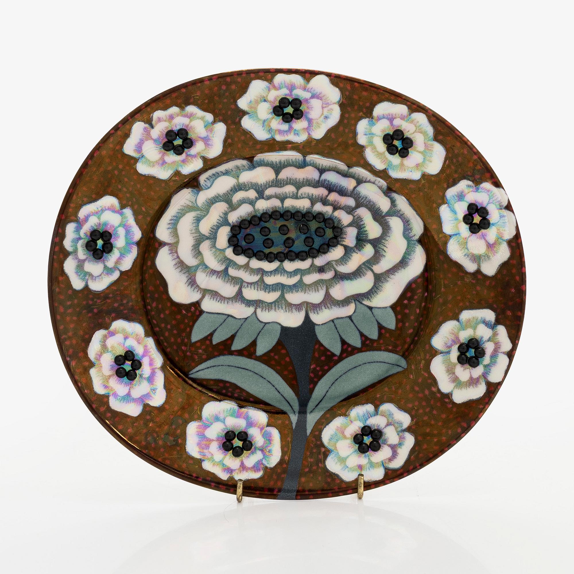 Birger Kaipiainen, a ceramic 'Fiori dish', marked Birger Kaipiainen, Arabia art made in Finland 1983, 1908/2000.