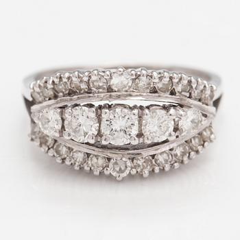 An 18K white gold ring with diamonds ca. 1.00 ct in total according to certificate.