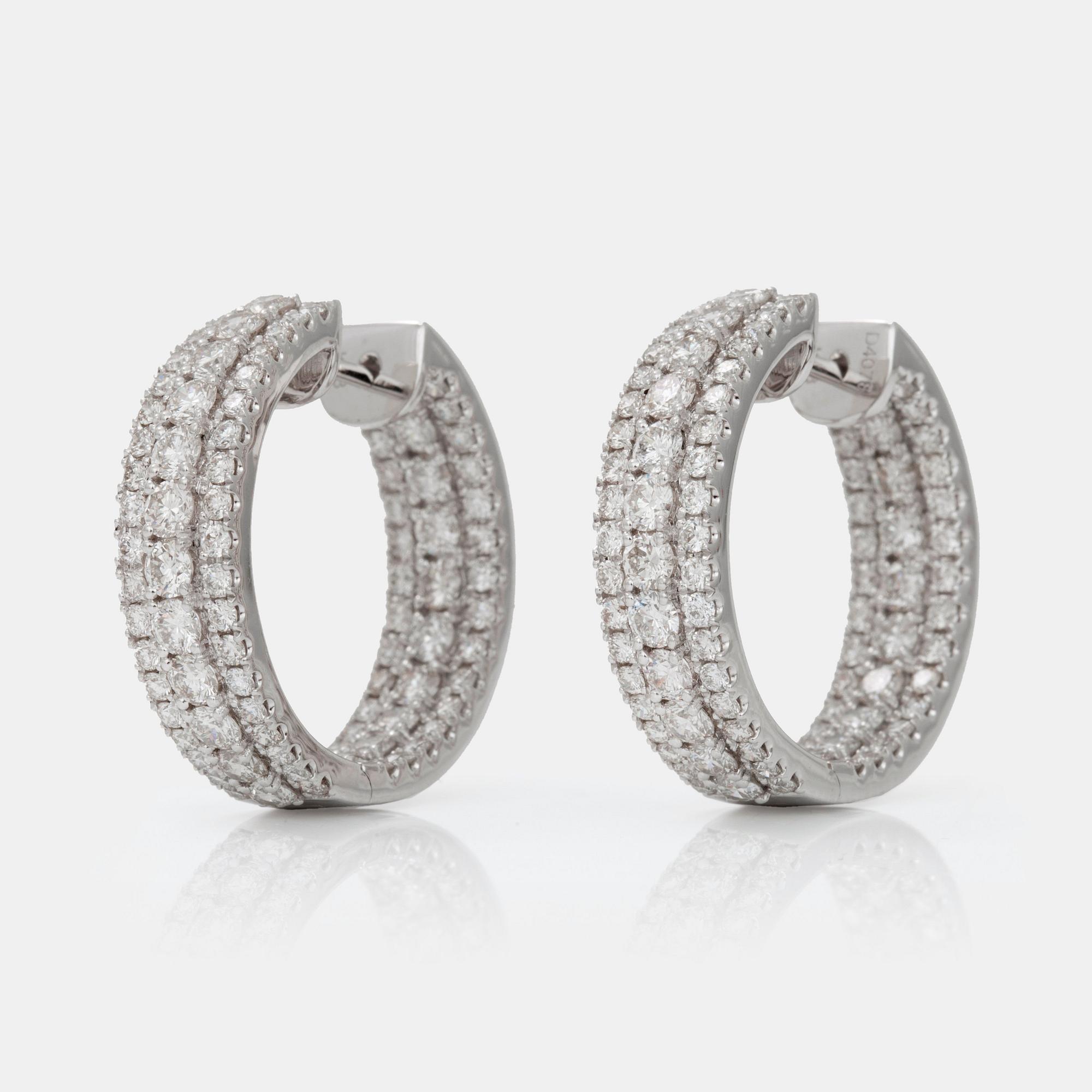 ÖRHÄNGEN med briljantslipade diamanter 4.08 ct totalt enligt gravyr.